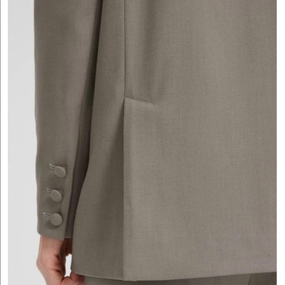 Wool-blend White Contrast Closure Blazer - Picture 6 of 16